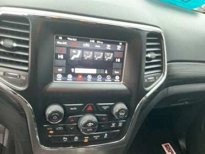 2020 Jeep Grand Cherokee Laredo