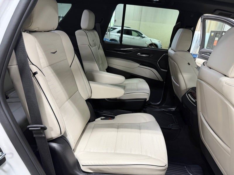 2023 Cadillac Escalade 4WD Sport