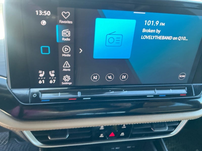 2024 Volkswagen Atlas Cross Sport 2.0T SE w/Technology