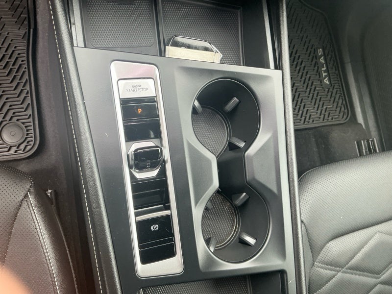 2024 Volkswagen Atlas 2.0T SE