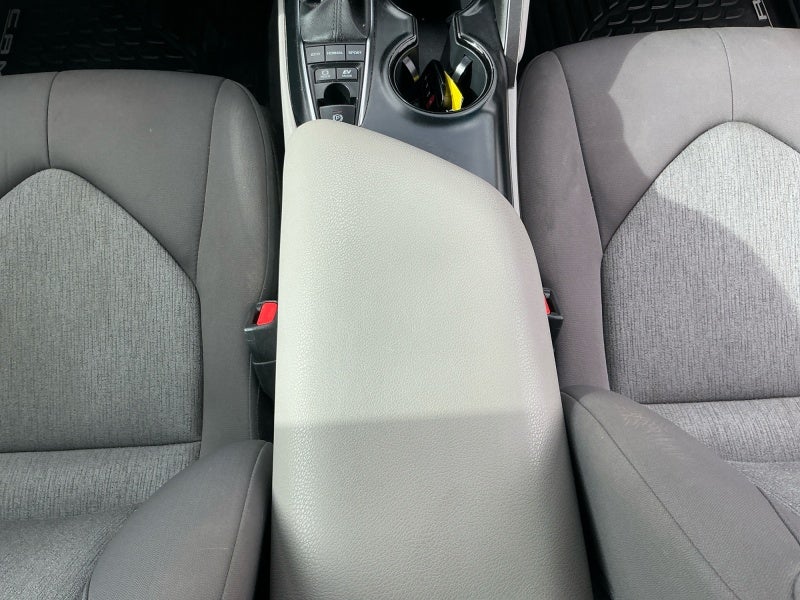 2020 Toyota Camry Hybrid LE