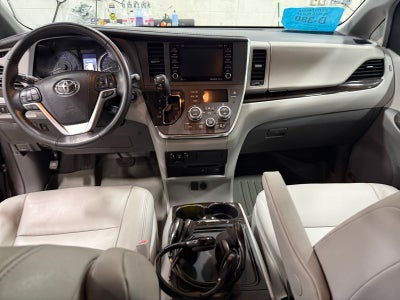2019 Toyota Sienna XLE Premium