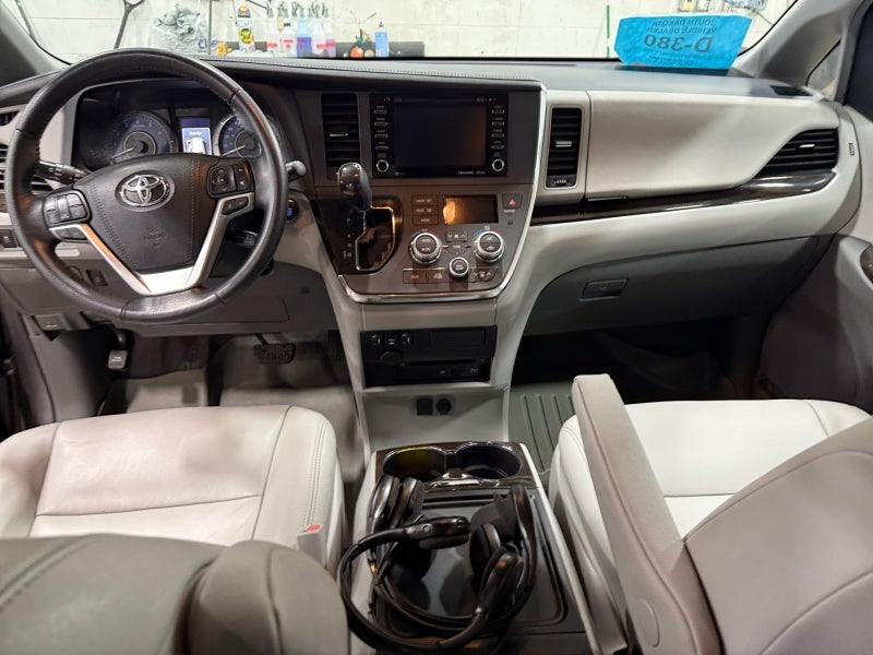 2019 Toyota Sienna XLE Premium
