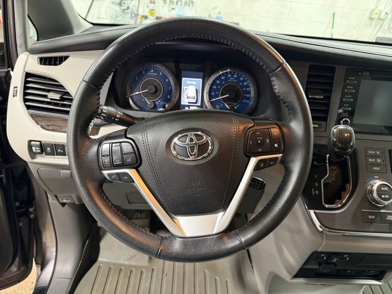 2019 Toyota Sienna XLE Premium