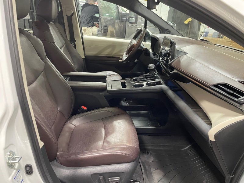 2022 Toyota Sienna Platinum