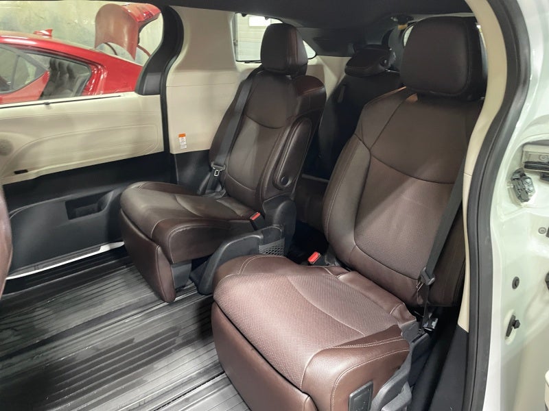 2022 Toyota Sienna Platinum