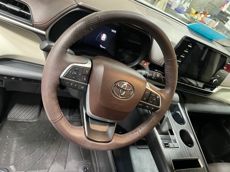 2022 Toyota Sienna Platinum