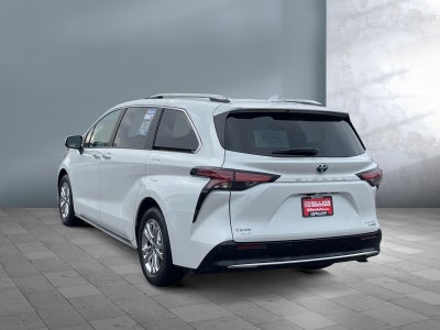 2022 Toyota Sienna Platinum