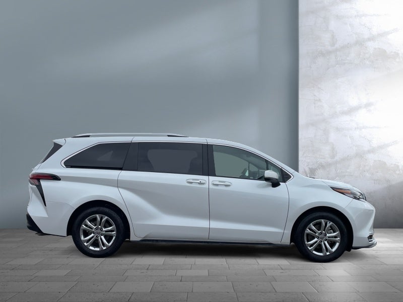 2022 Toyota Sienna Platinum