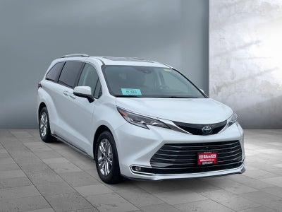 2022 Toyota Sienna Platinum
