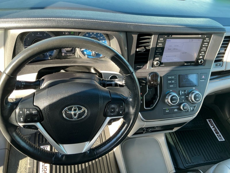2018 Toyota Sienna XLE
