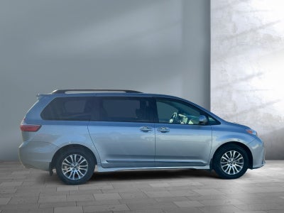 2018 Toyota Sienna XLE