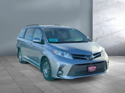 2018 Toyota Sienna XLE