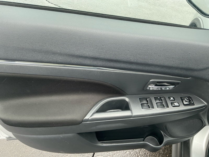 2025 Mitsubishi Outlander Sport ES