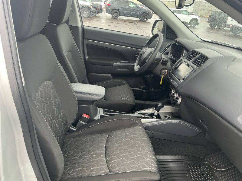 2025 Mitsubishi Outlander Sport ES