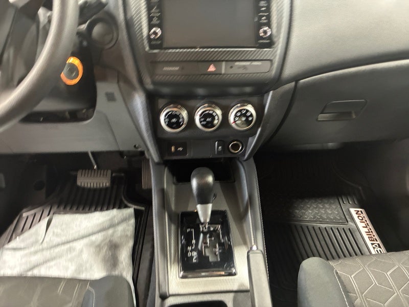 2025 Mitsubishi Outlander Sport SE