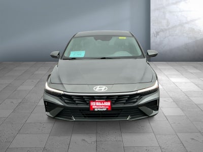 2024 Hyundai Elantra SE