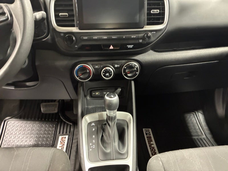 2022 Hyundai Venue SE