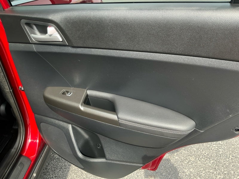 2022 Kia Sportage LX - Photo 18