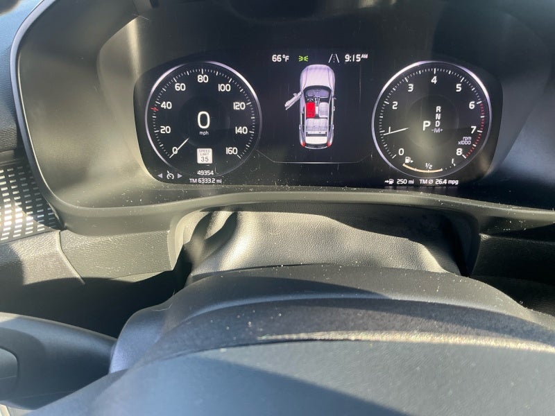 2020 Volvo XC40 R-Design