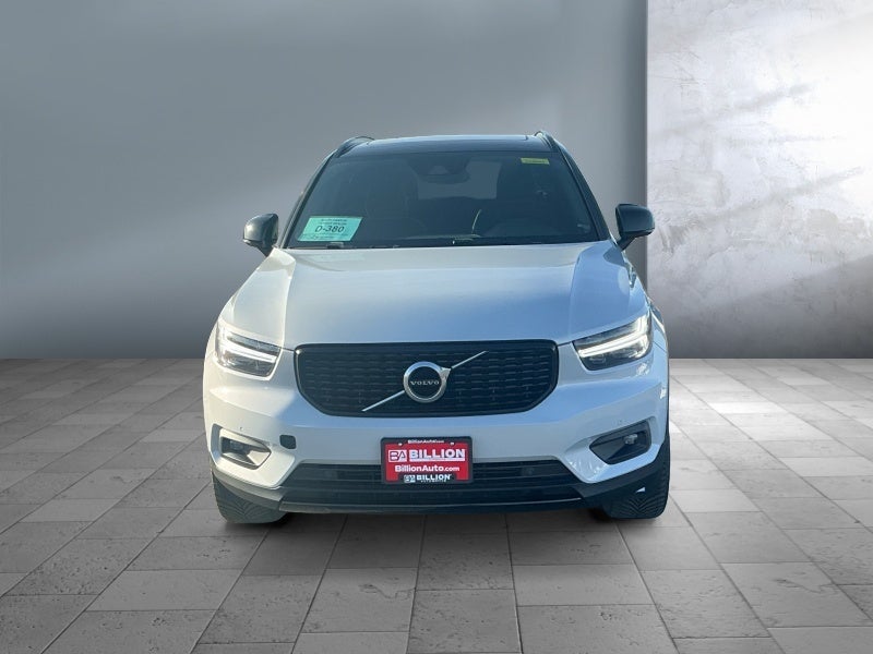 2020 Volvo XC40 R-Design