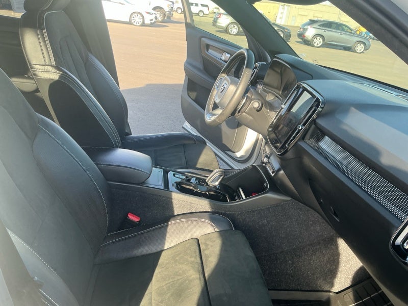 2020 Volvo XC40 R-Design