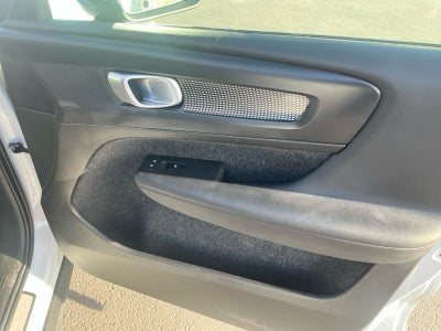 2020 Volvo XC40 R-Design