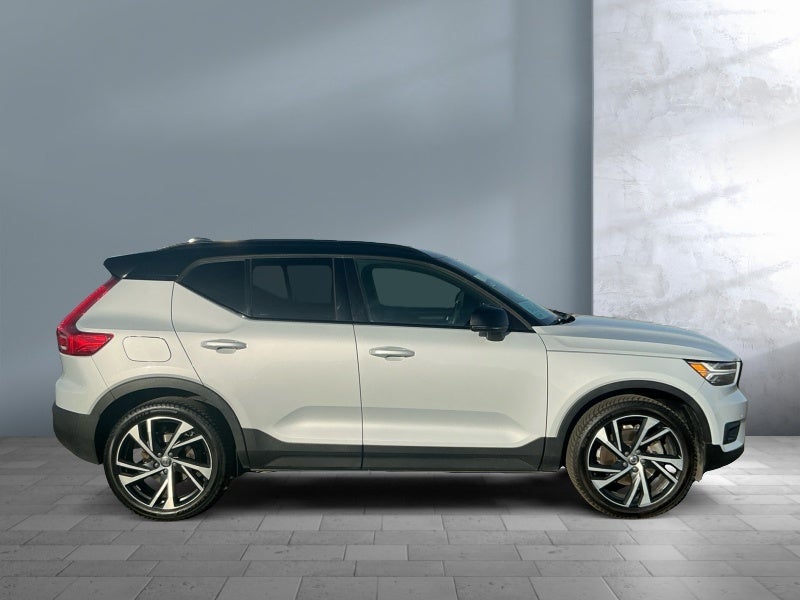 2020 Volvo XC40 R-Design