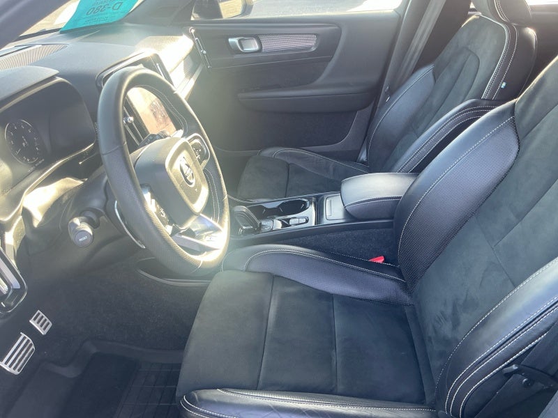 2020 Volvo XC40 R-Design